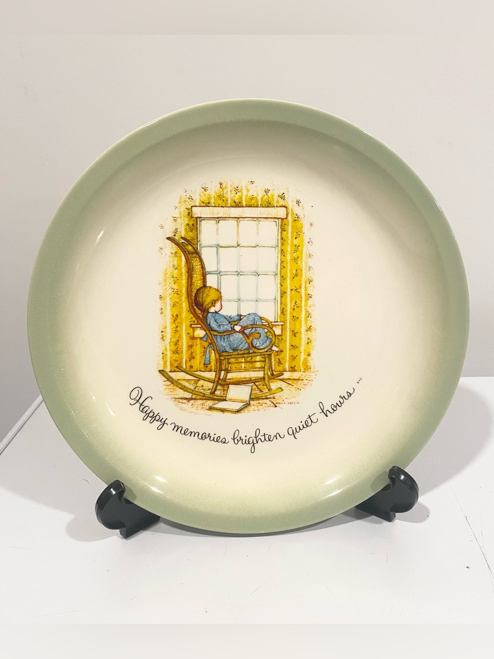 Holly Hobbie Collector’s Edition 11” Decorative Plate Happy Memories